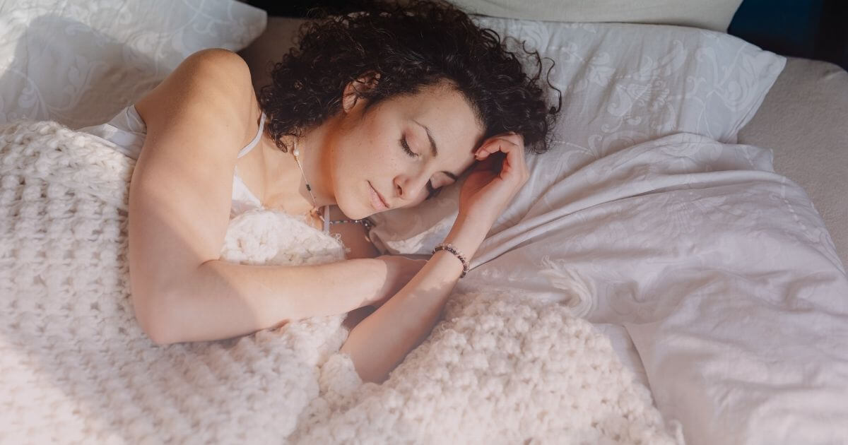 Jak zadbać o sen przy PCOS? 1 sen przy pcos